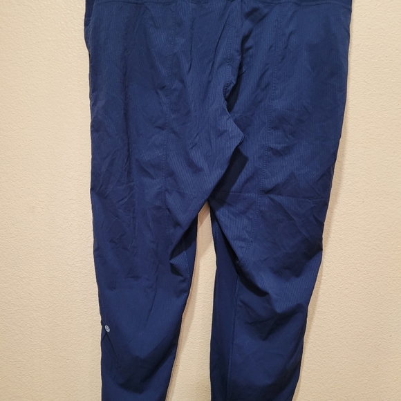 Lululemon pants - Picture 7 of 11